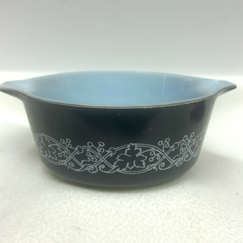 Vintage 60’s JAJ Pyrex  “Classic Grey Hawthorne “ 6” D casserole dish England